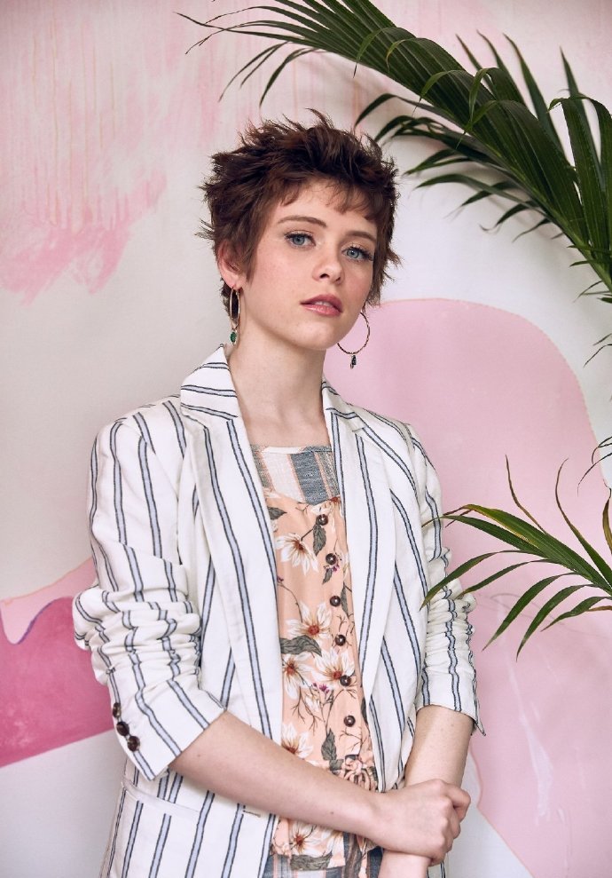 索菲·莉莉斯碎花系列大片来咯,少女感爆棚,时尚表现力太可