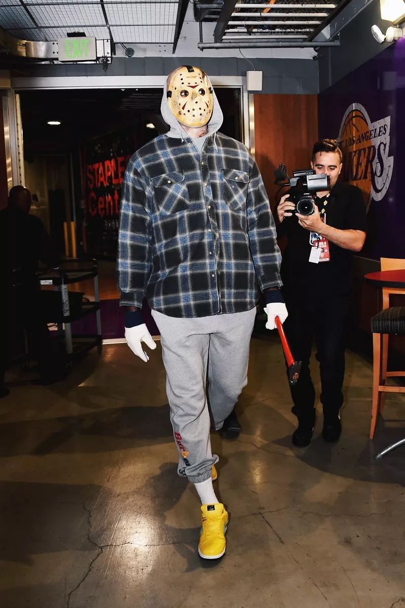 海外明星鞋王评选丨詹姆斯自带流量不输塔克,rapper大战异常激烈