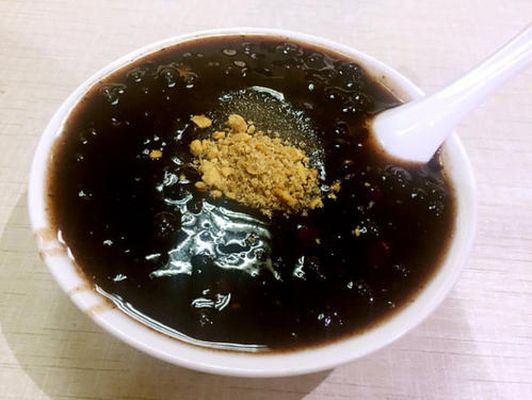 城市小吃地图#灰豆汤,当地特色小吃之一,灰豆汤是用麻色豌豆制成的