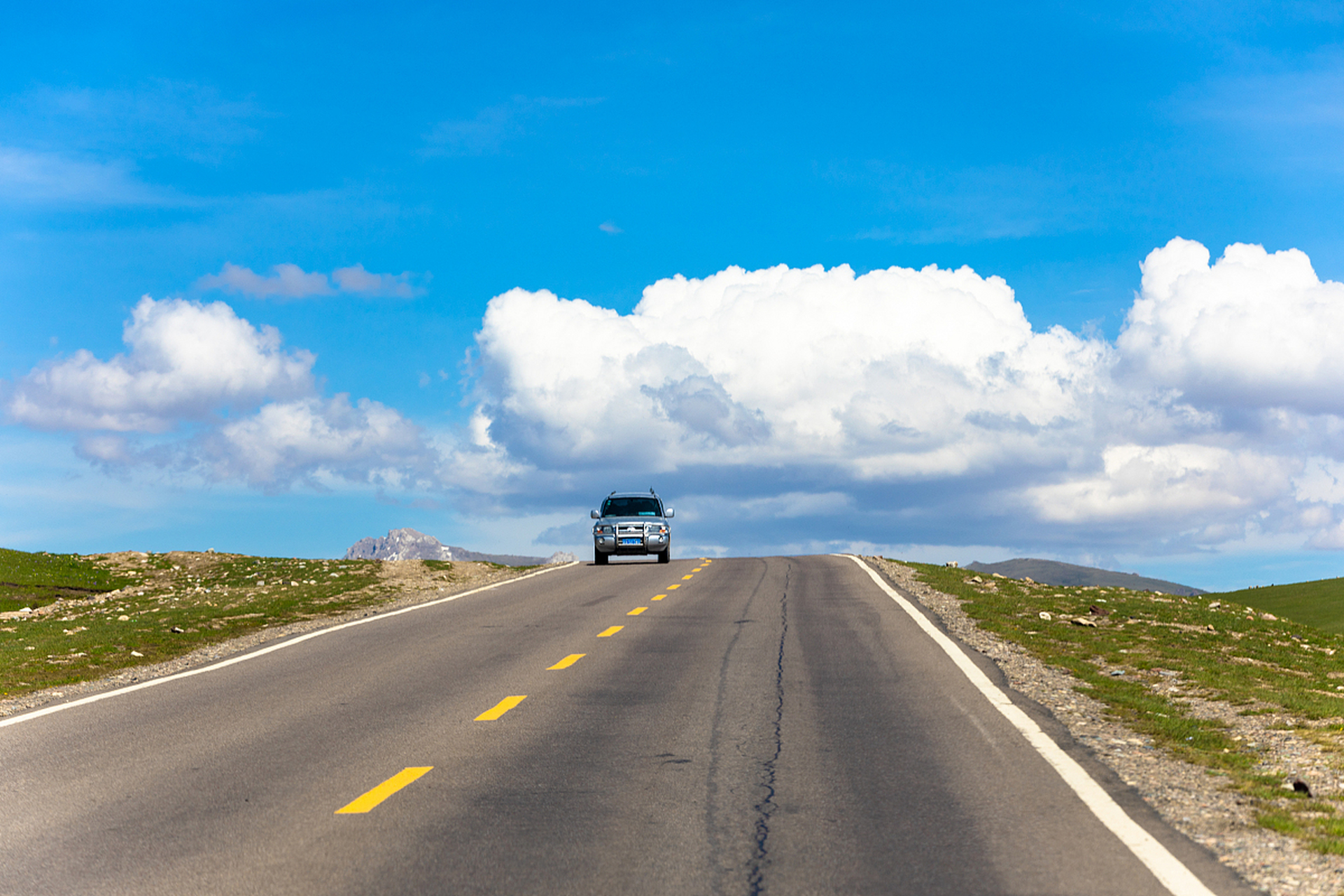 去年去独库公路,因独库公路中段堵车,遗憾没去巴音布鲁克景区,一直想