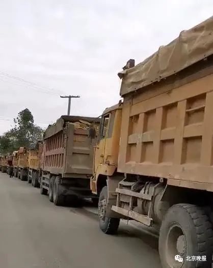 推荐：超载被查司机叫了40辆货车“撑腰”，交警：全部超载，全罚！