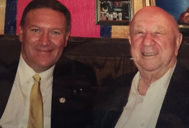 蓬佩奥父亲因手术并发症逝世,未透露是否与新冠肺炎有关