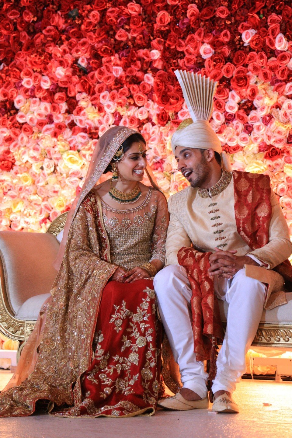 被巴铁奢华婚礼惊叹到,新娘珠光宝气现场飚"哭戏"