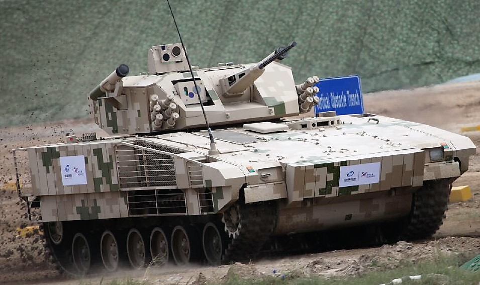 中国最新外贸vn-17步兵战车:可原地转向配自动机炮与反坦克导弹