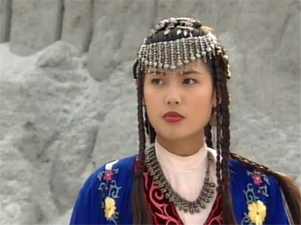 《塞外奇侠》"飞红巾"哈玛雅,红颜白发的悲情女子,终被辜负了