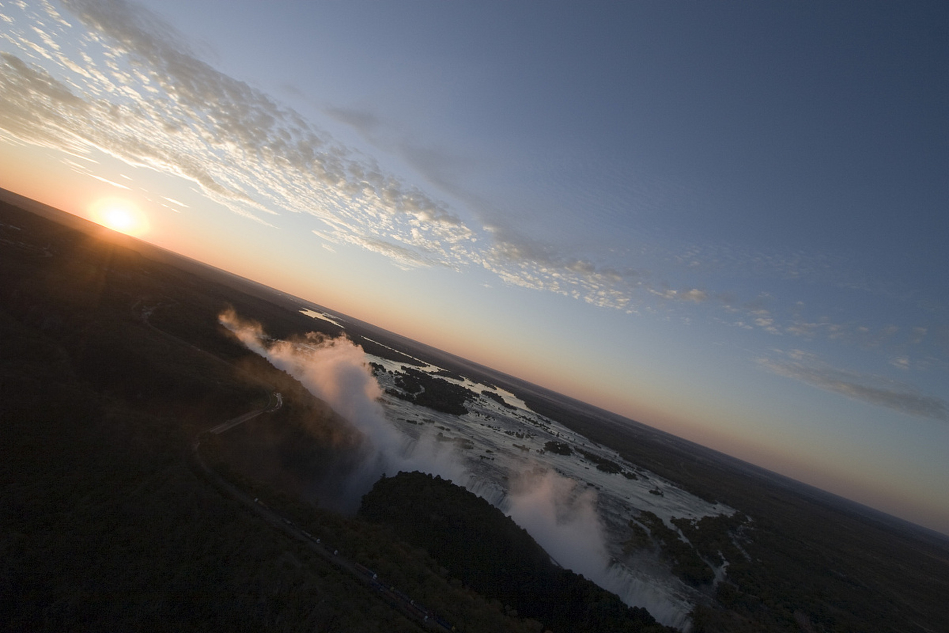 人生路上,成长是必经之路99 最近我入手了一本《少有人走的路》 这