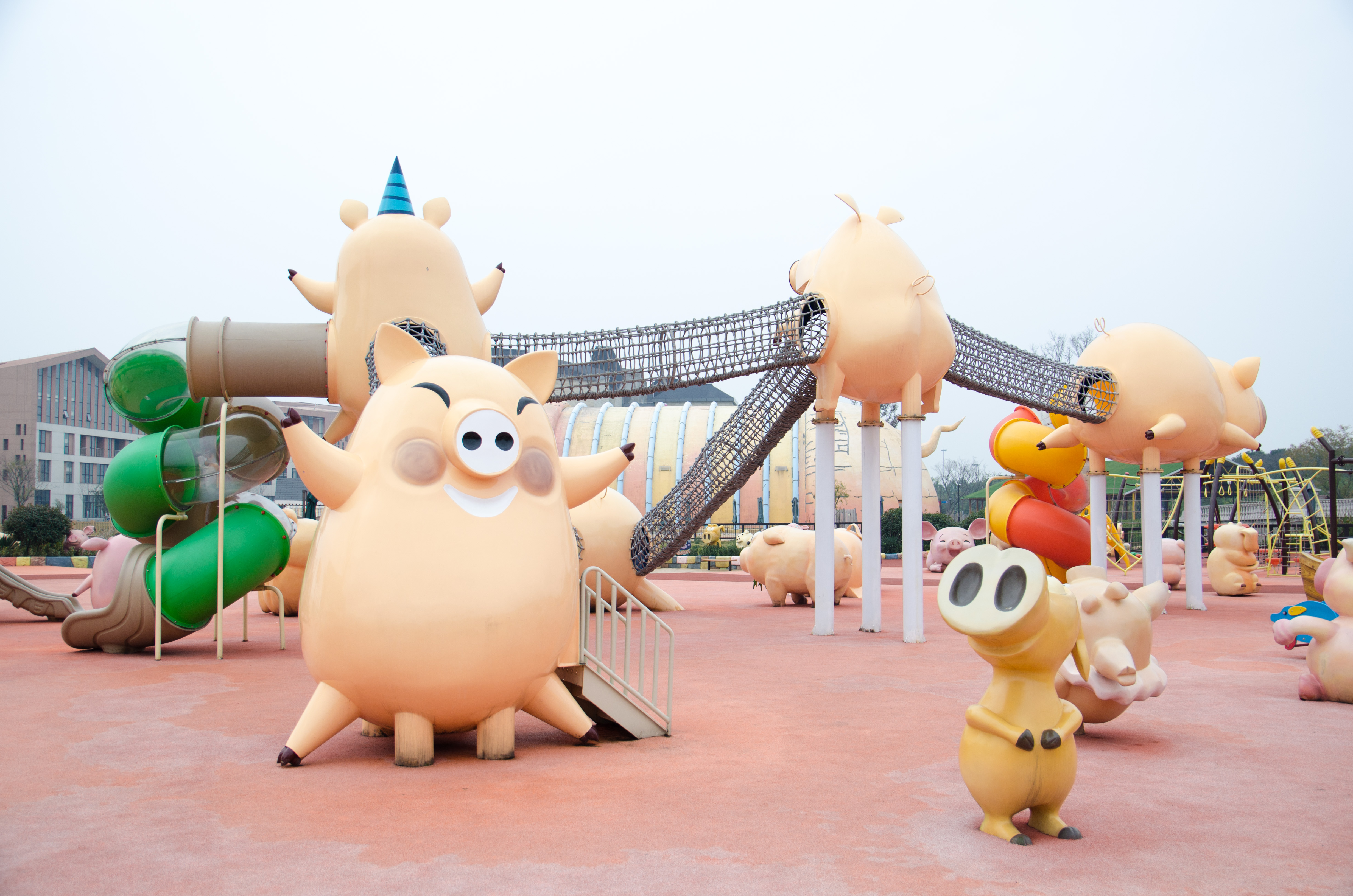 猪年即将来到,浙江一家主题乐园嗨翻天,全国第一家猪主题乐园