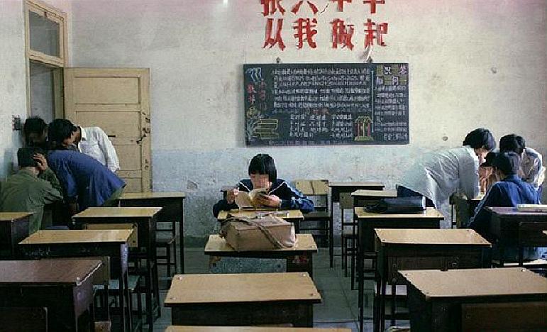 那时候很流行的包包,每个人都渴望拥有一个吧!