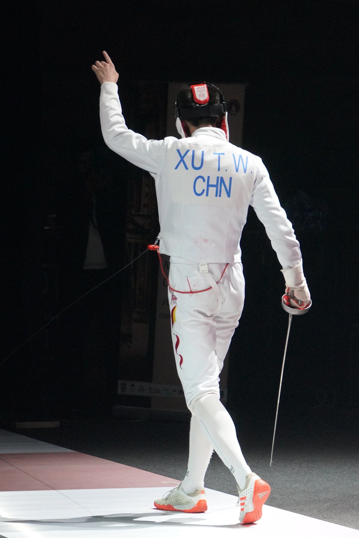 击剑——亚青赛:中国队获少年组男子重剑团体金牌