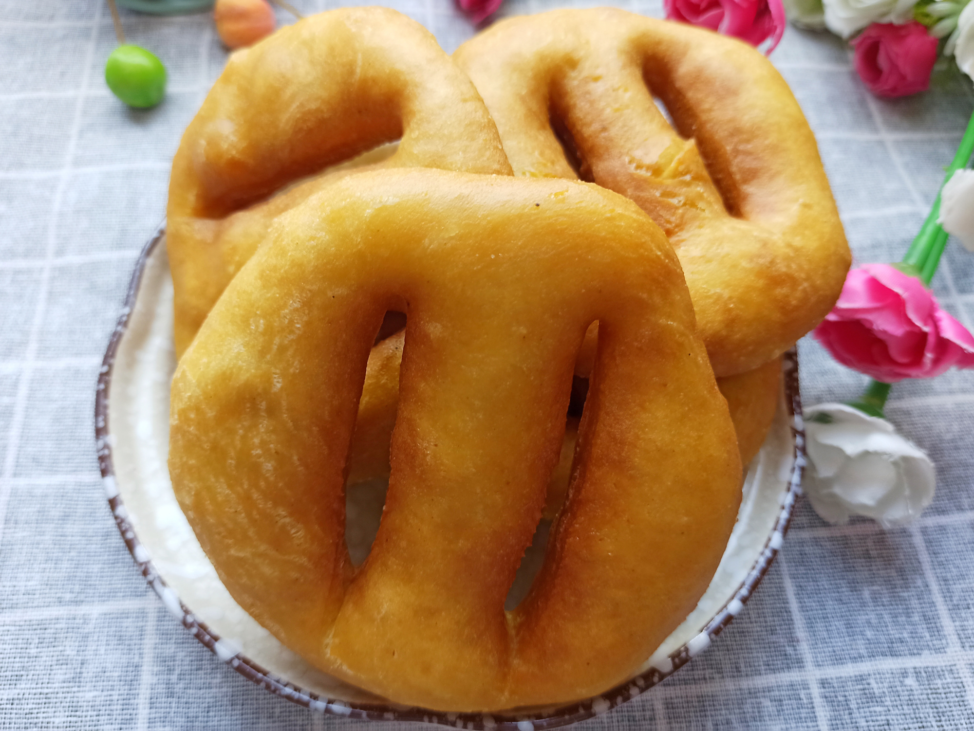 这才是炸油饼的传统做法,蓬松酥软,越嚼越香真好吃,凉了也不硬