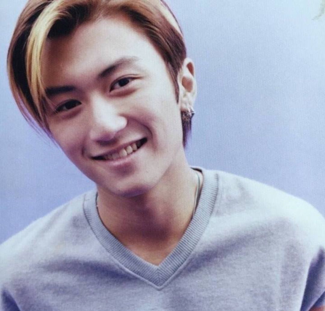 长发郑伊健颜值无敌?看看当年的谢霆锋再说吧!