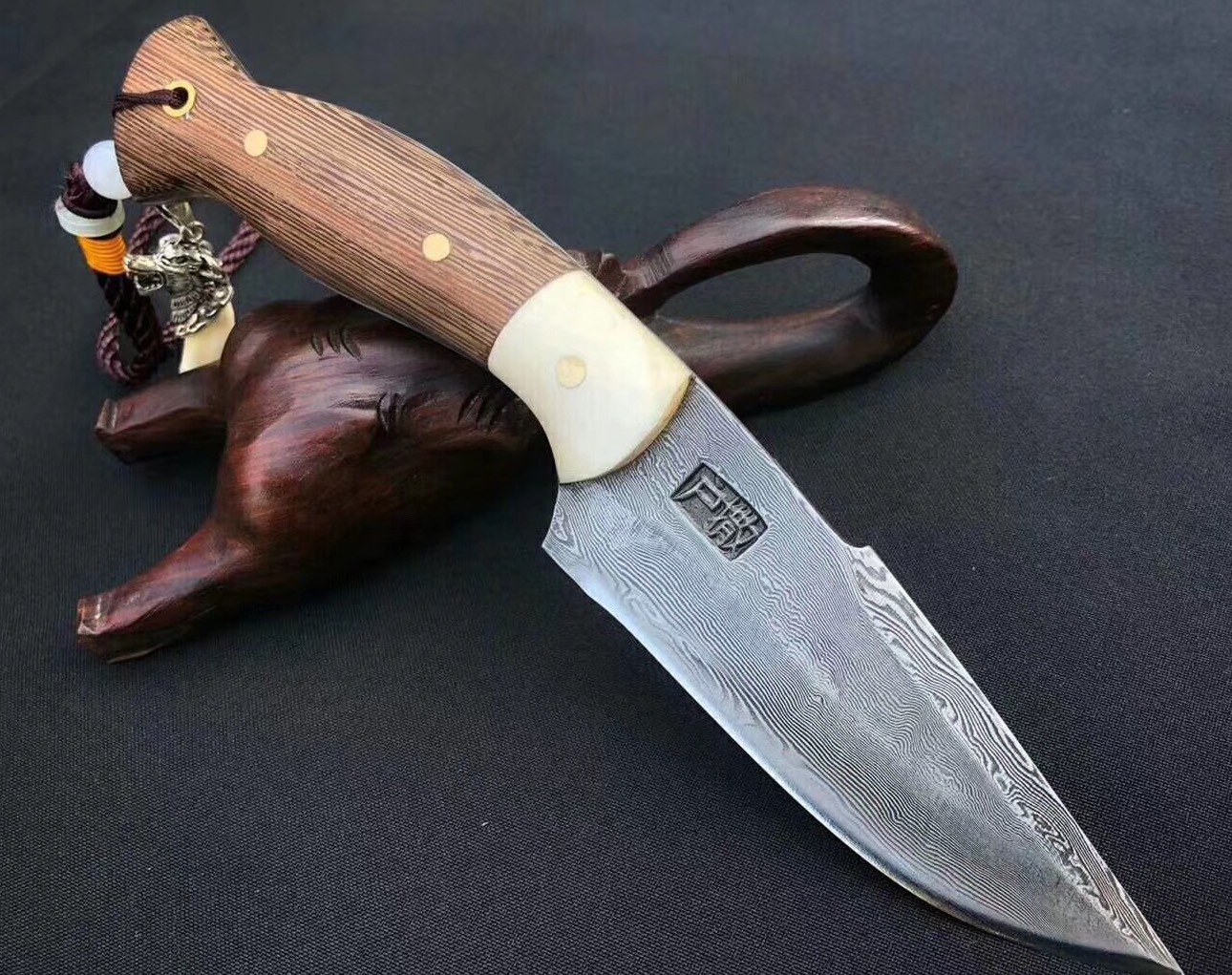 户撒百炼花纹钢户外猎刀