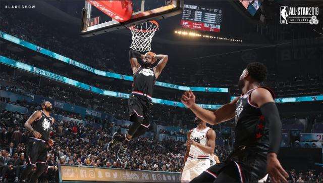 nba赛场上那些经典的背影!阿里纳斯最嚣张,库里科比都让人心碎