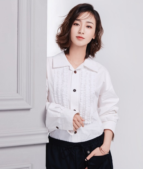 的5位女明星之第五位:邢菲,1994年10月1日出生于内蒙古呼伦贝尔市