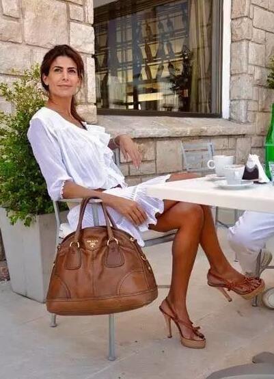 阿根廷第一夫人,集美貌豪放于一身,气质完全不输西班牙王妃!