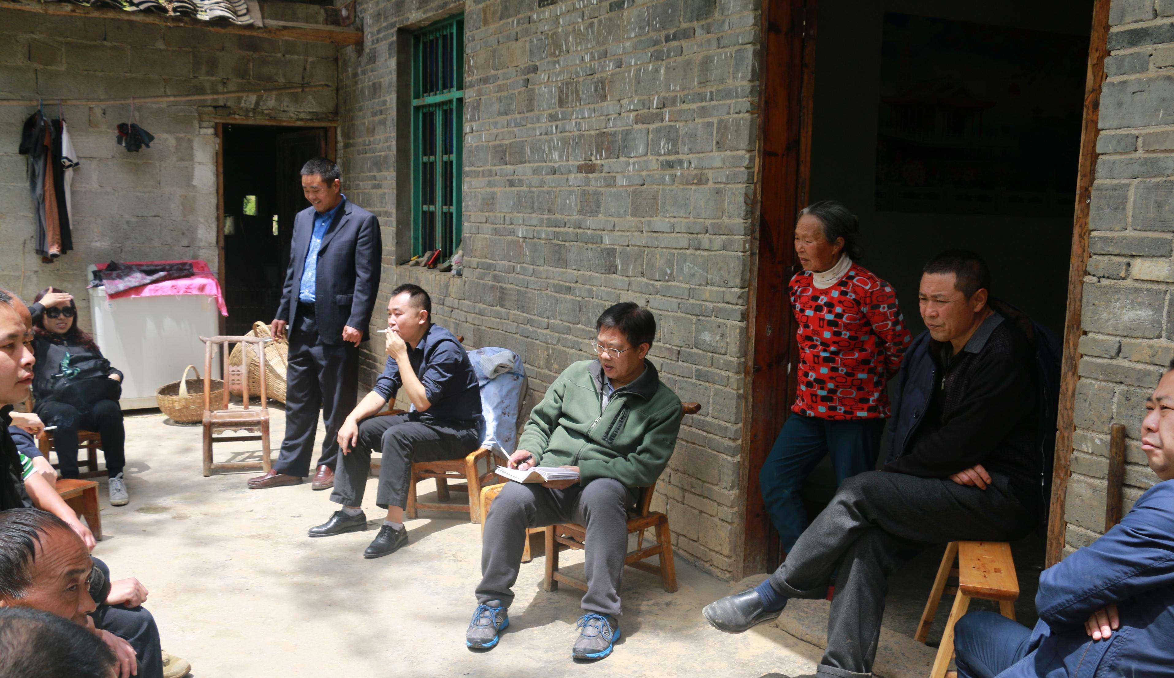 农村物质条件越来越好,邻里关系为啥越来越糟?原因就是一句话