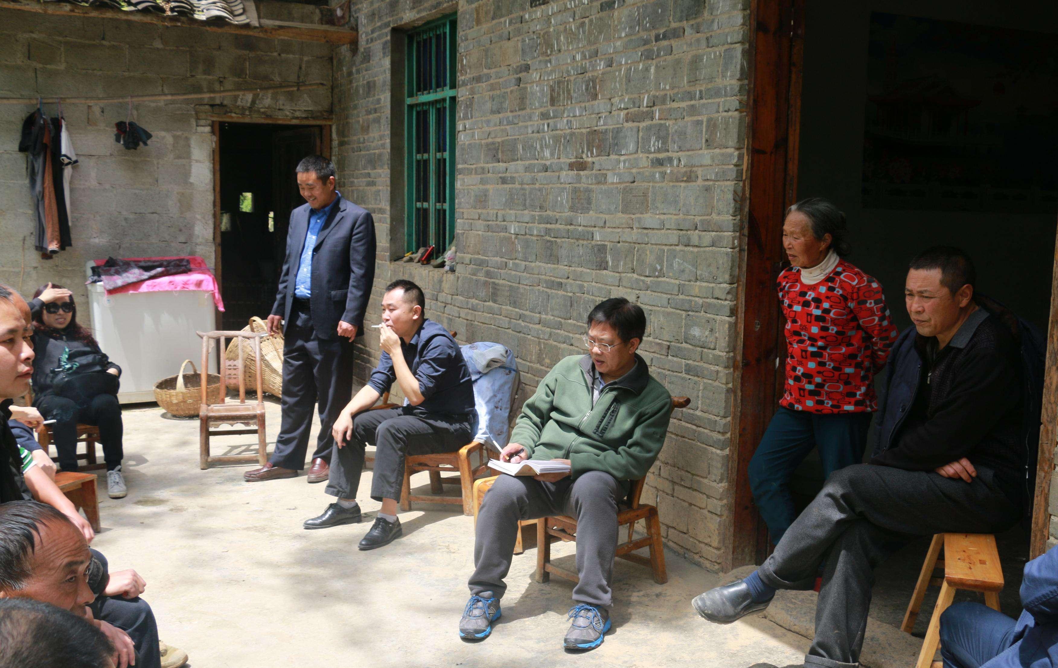 农村生活条件变好了,邻里关系却越来越差,为啥?原因就一句话!