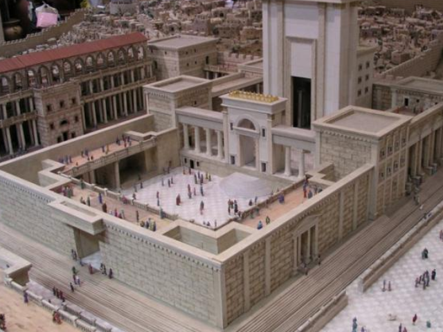 所罗门王宫,又被称为第一圣殿,是圣经记载的一个建筑物