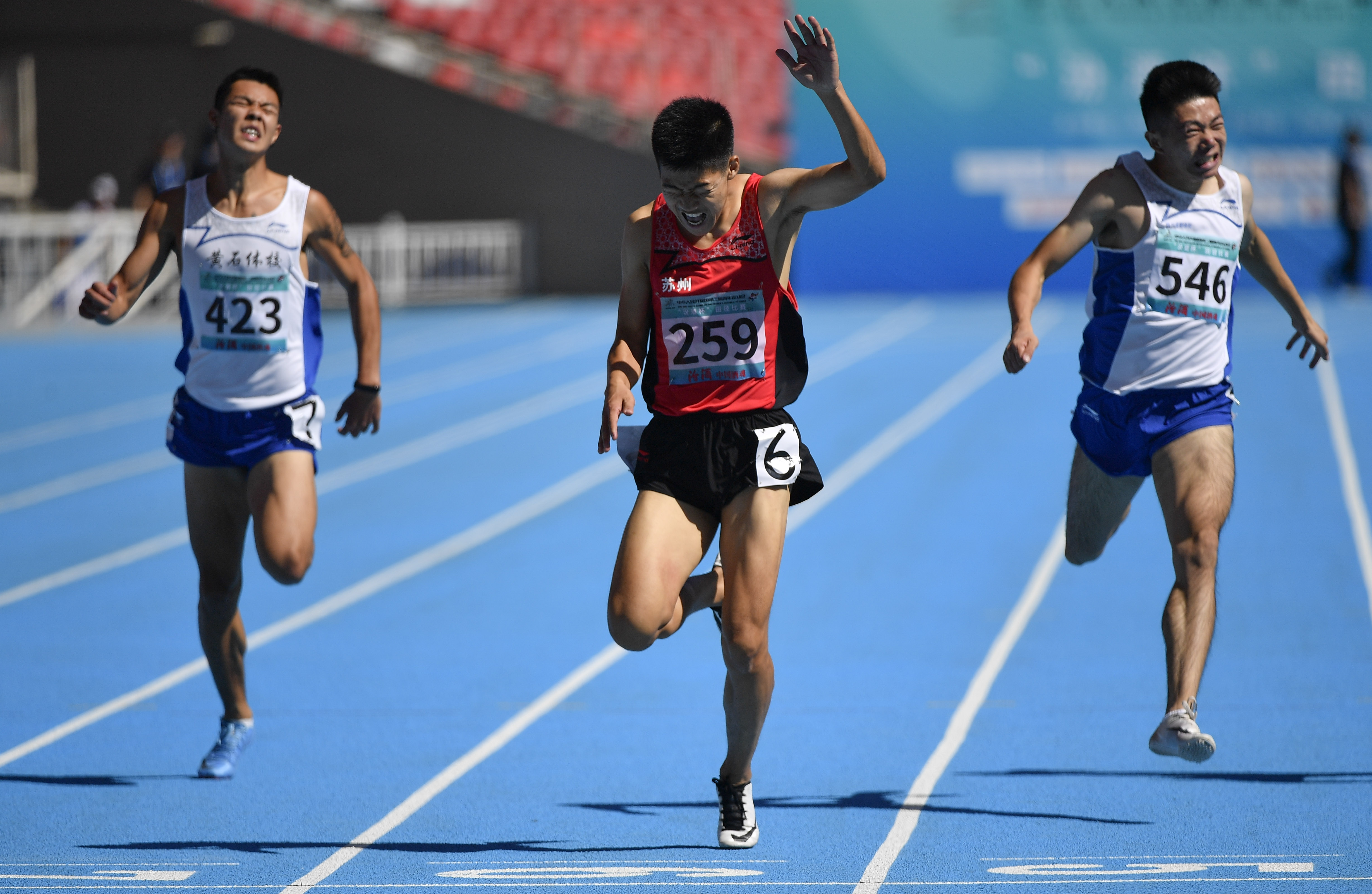 田径——体校甲组男子200米决赛:隋高飞夺冠(2)