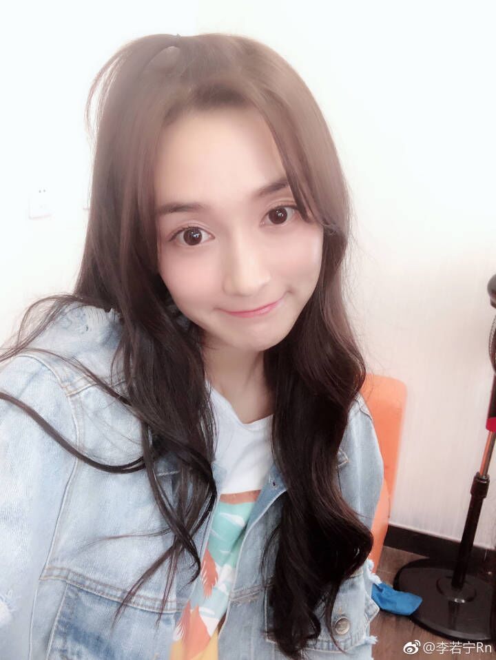 李若宁,剧中扮演庆贵人陆晚晚.