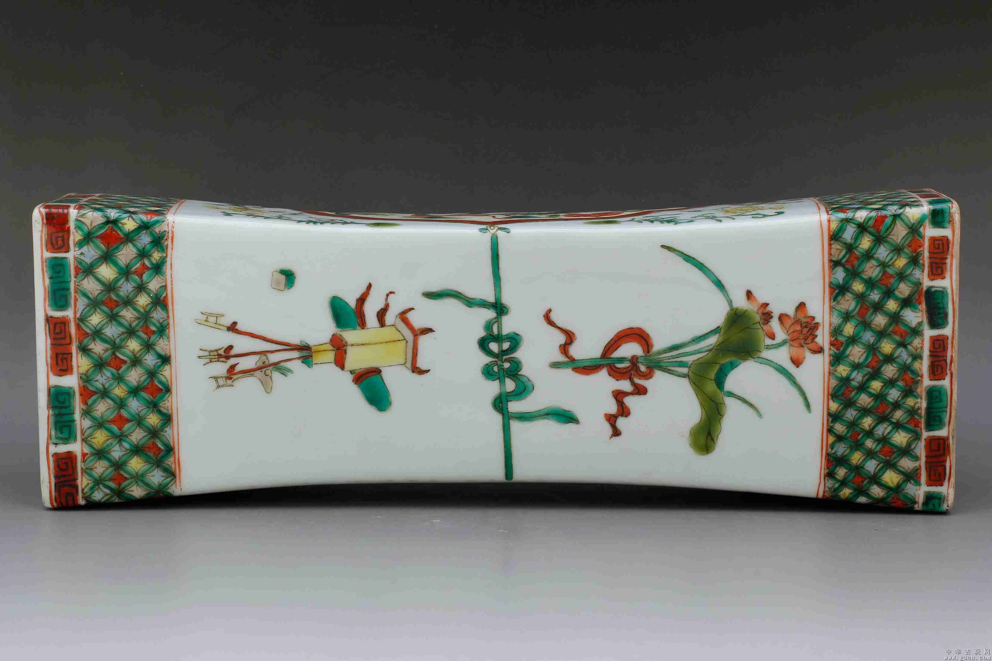 大婶带"枕头"去鉴宝,想卖了给儿子买房,专家:你站稳了!