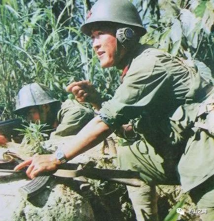 对越作战时,军人穿着65式军服的五大不同之处