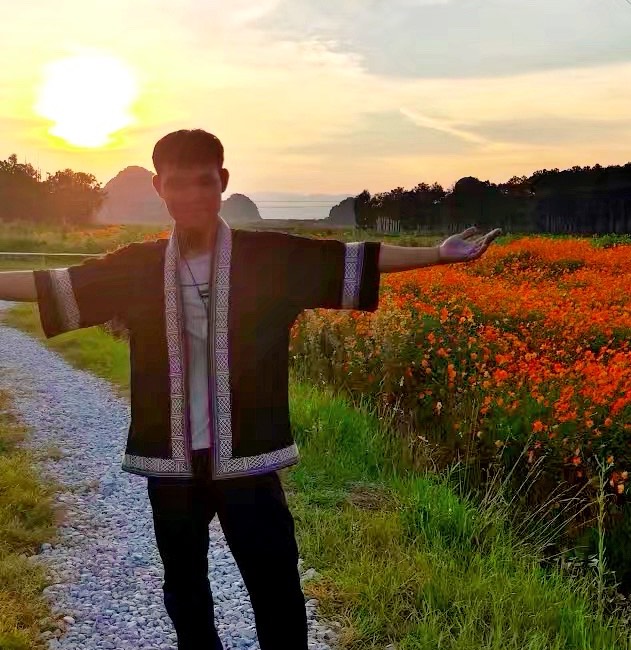 壮乡小阿友(何友)