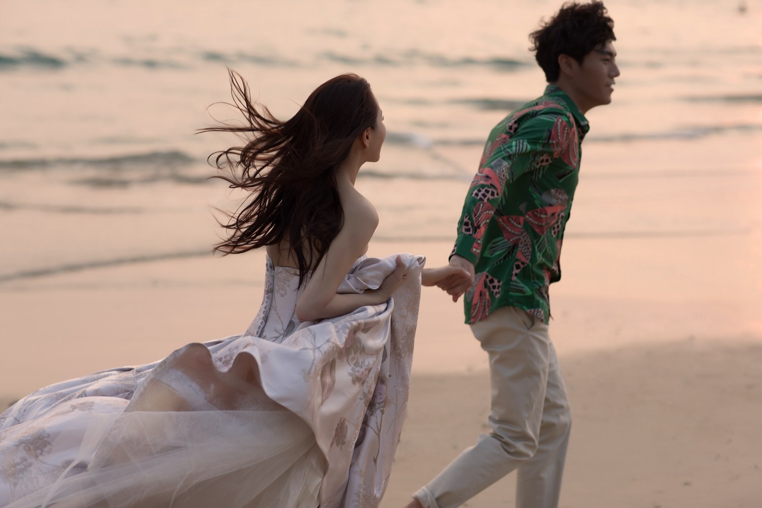 秦昊,对表演这方面非常的严谨,每个角色的塑造都特别有风格