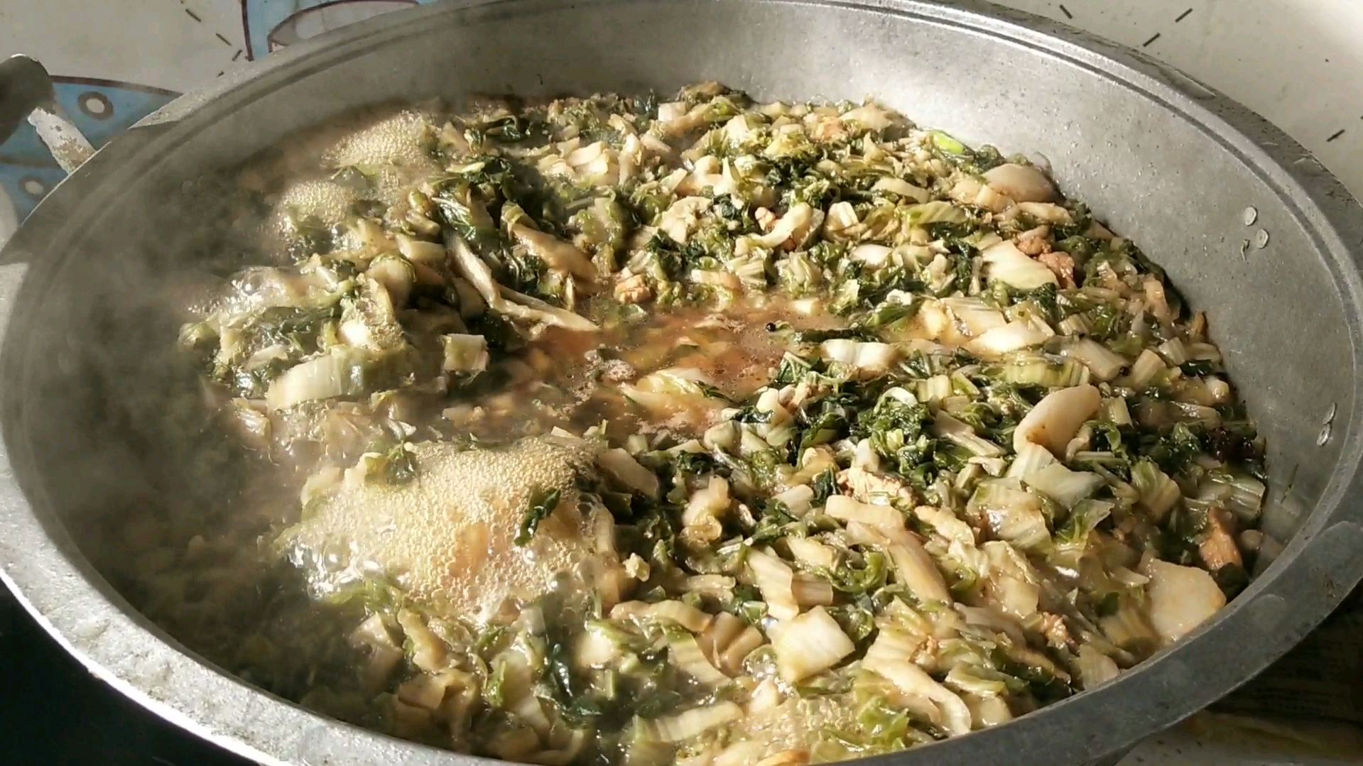 河北农村特色大锅干白菜,时间越长越好吃,还记得家乡的味道吗