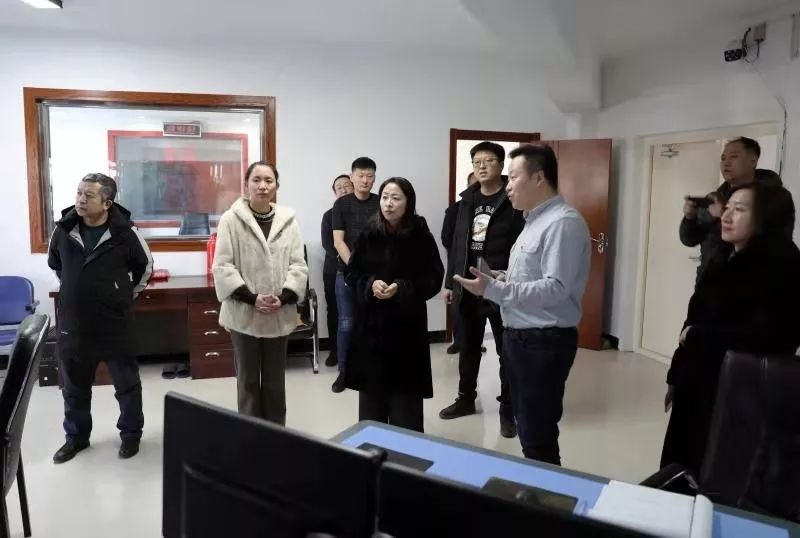李淑芳深入阿荣旗融媒体中心慰问一线工作人员