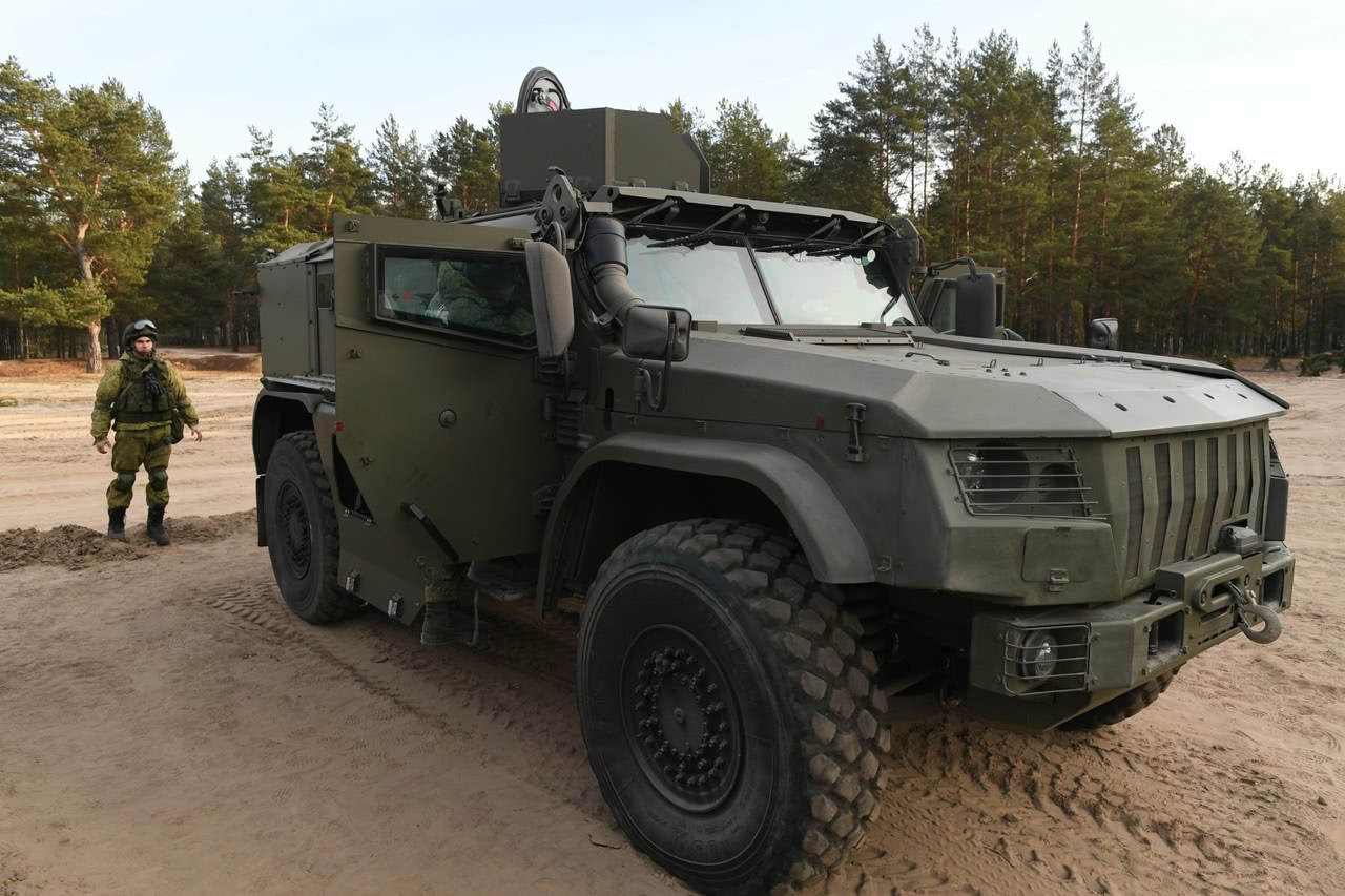 "卡玛兹"-63968"台风k"进行了动态演练,并且已经批量列装俄军了.