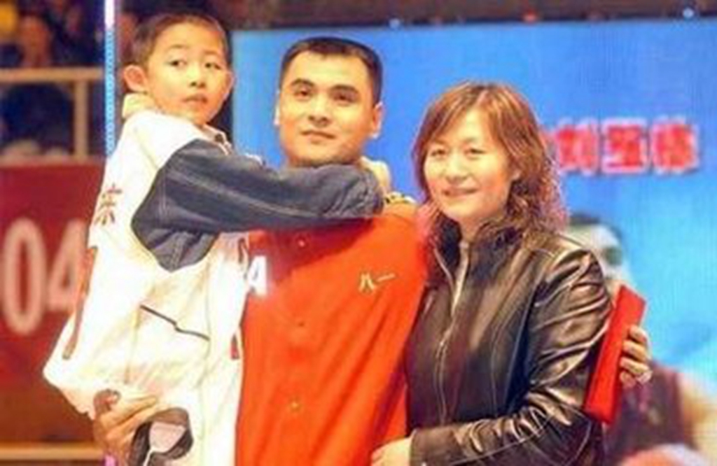 战神刘玉栋的感情生活,妻子和他职业一样,表达爱意传统又温馨