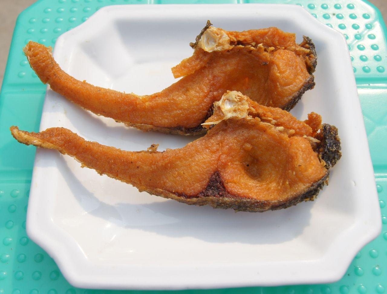 酥鱼骨酥肉香鲜,想吃鱼又担心鱼刺的小伙伴们可以多做给宝宝吃