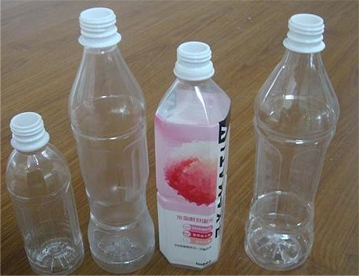 饮料瓶底设计成"凹槽",有什么用?今天终于明白了,涨