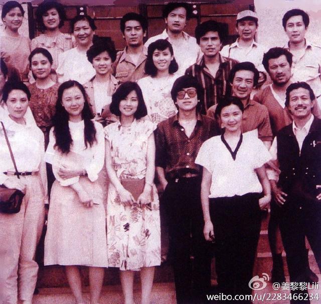 演员姜黎黎全家生活照 八十年代女星 老公为她白头如今气色红润