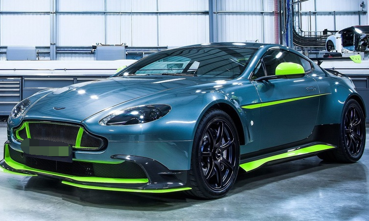 外观惹人注目的,阿斯顿马丁vantage gt8,车身线条非常流畅