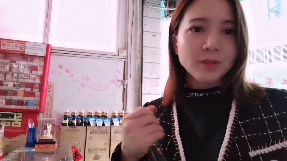 香烟商店除了香烟,又新增一种陈列堆头,看看是什么?你那里有吗