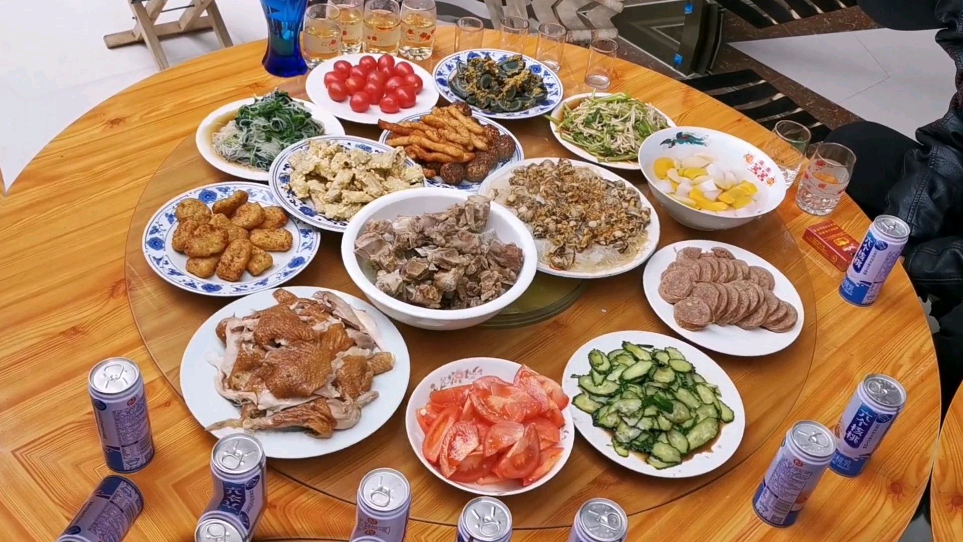 三八节一家人简单做一桌饭菜,清淡可口,一看这菜系就是农家酒菜