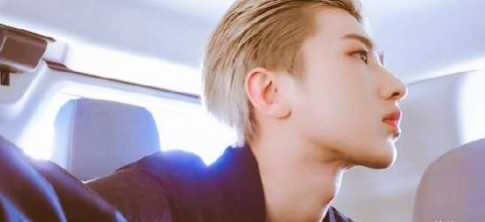 有一种"香肠嘴"叫蔡徐坤,不仅不油腻,涂上咬唇妆比女生还性感