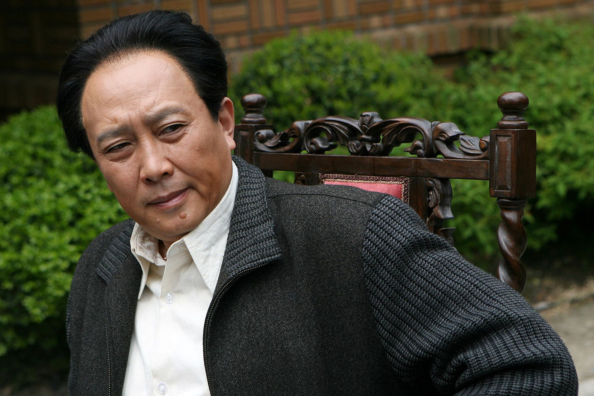 但唐国强坚信自己的判断,他推荐王绘春出演这个角色并表示:"你相信我
