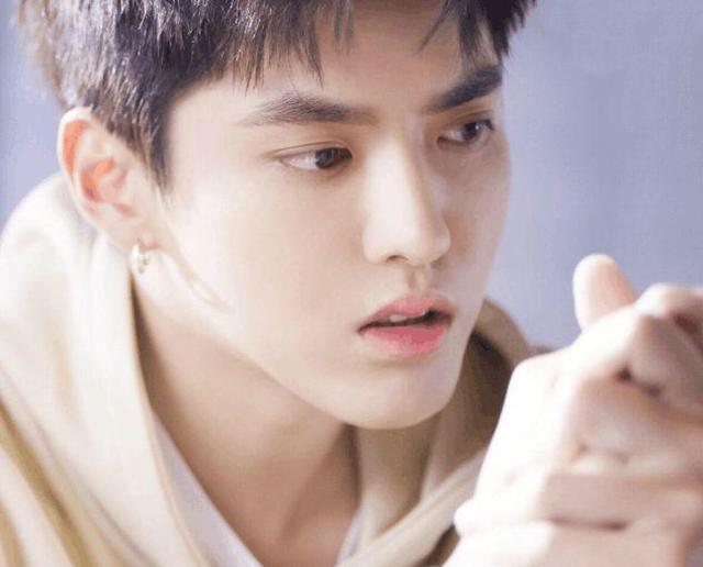 吴亦凡疑似要注销护照,华为已和他解约,未来发展成未知数