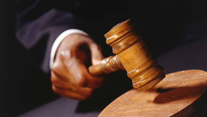 香港法院启动审理45人涉嫌暴动,袭警案