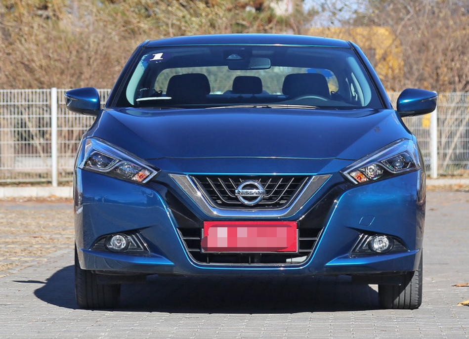 东风日产蓝鸟,不乏时尚元素,极具个性色彩