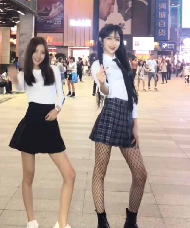 与女装大佬同住一个屋檐的感觉,舍友的回答让粉丝羡慕