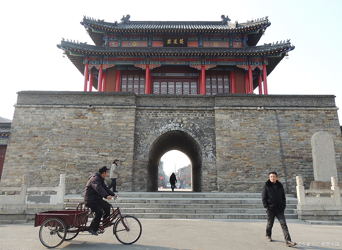 即墨古城 特色:即墨古城是近年来在原址上重建的,拥有深厚的历史位