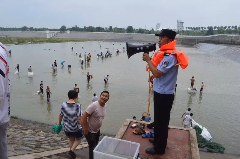 老兵新传!连云港水警刘义兵的"水上漂"传奇