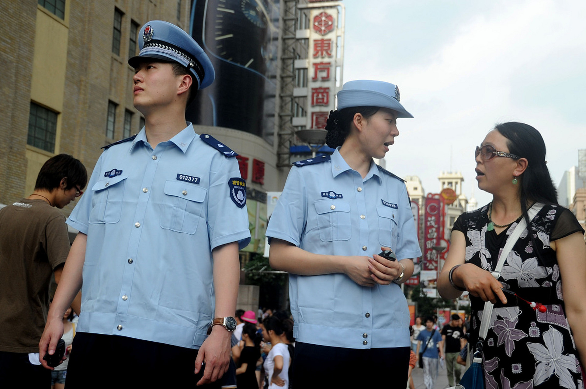 老式城管制服图片