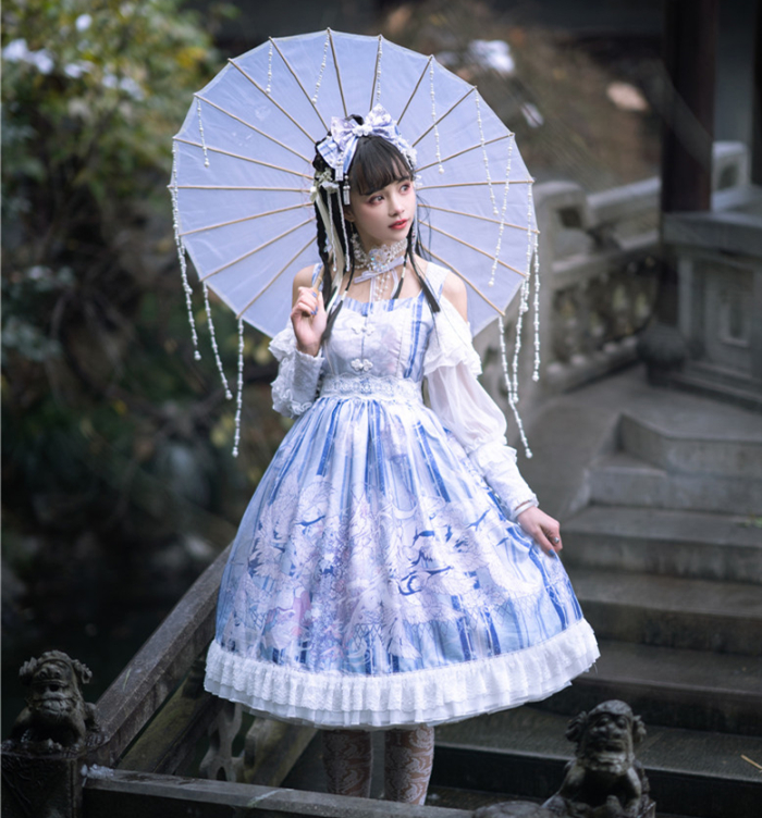 "洛丽塔能让美女变仙女,丑女变成显眼的丑女 "你怎么看?