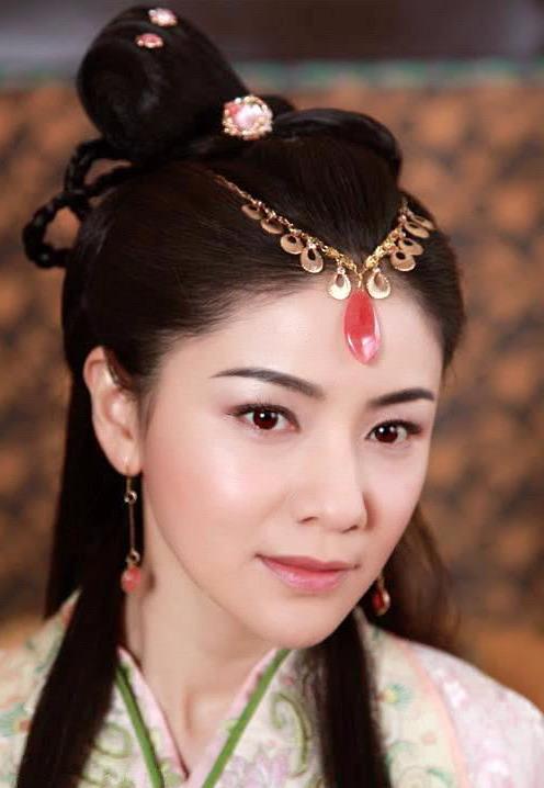 古装美女的额饰可以有多美?精美绝伦创意十足,简直业界良心!