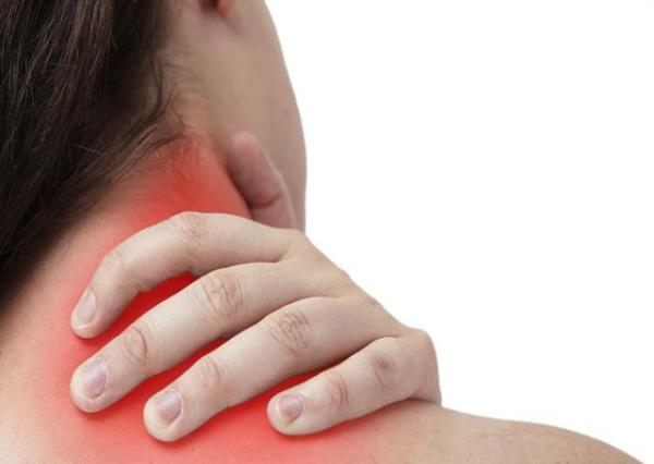 出现颈肩痛别大意,警惕三种疾病,早治疗才能不受罪